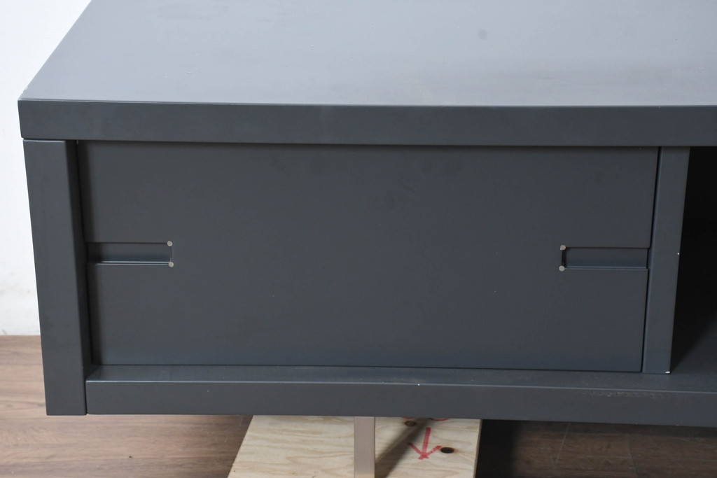 中古　美品　高級品　ACTUS(アクタス)取扱い　Poliform(ポリフォーム)社　モダンデザイン　幅2.7メートルの特大テレビボード(シアターボード、ローボード)(定価約85万円)(R-084410)