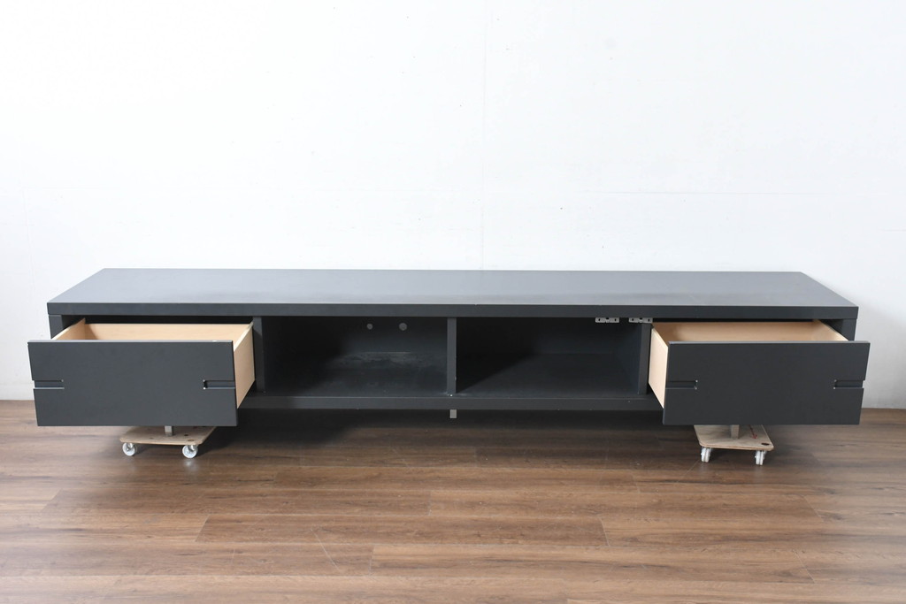 中古　美品　高級品　ACTUS(アクタス)取扱い　Poliform(ポリフォーム)社　モダンデザイン　幅2.7メートルの特大テレビボード(シアターボード、ローボード)(定価約85万円)(R-084410)