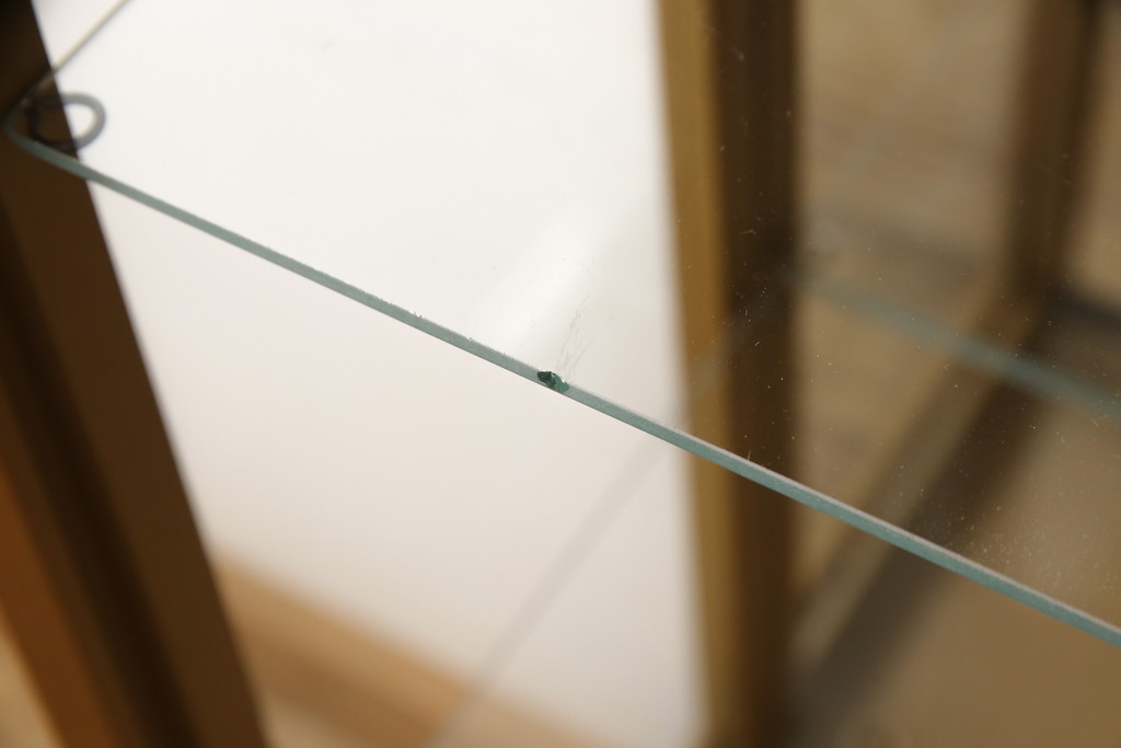 キャビネットの見た目は変えずに綺麗にリペア!修繕箇所は本体と馴染ませ、木部は現状の品物に合わせて着色。(キュリオケース、ガラスケース、ショーケース、陳列棚、飾り棚、イギリス、英国)
