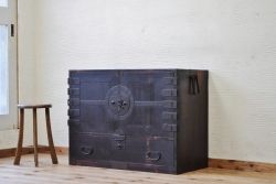 アンティーク家具　江戸期　味わい深い観音開き時代箪笥