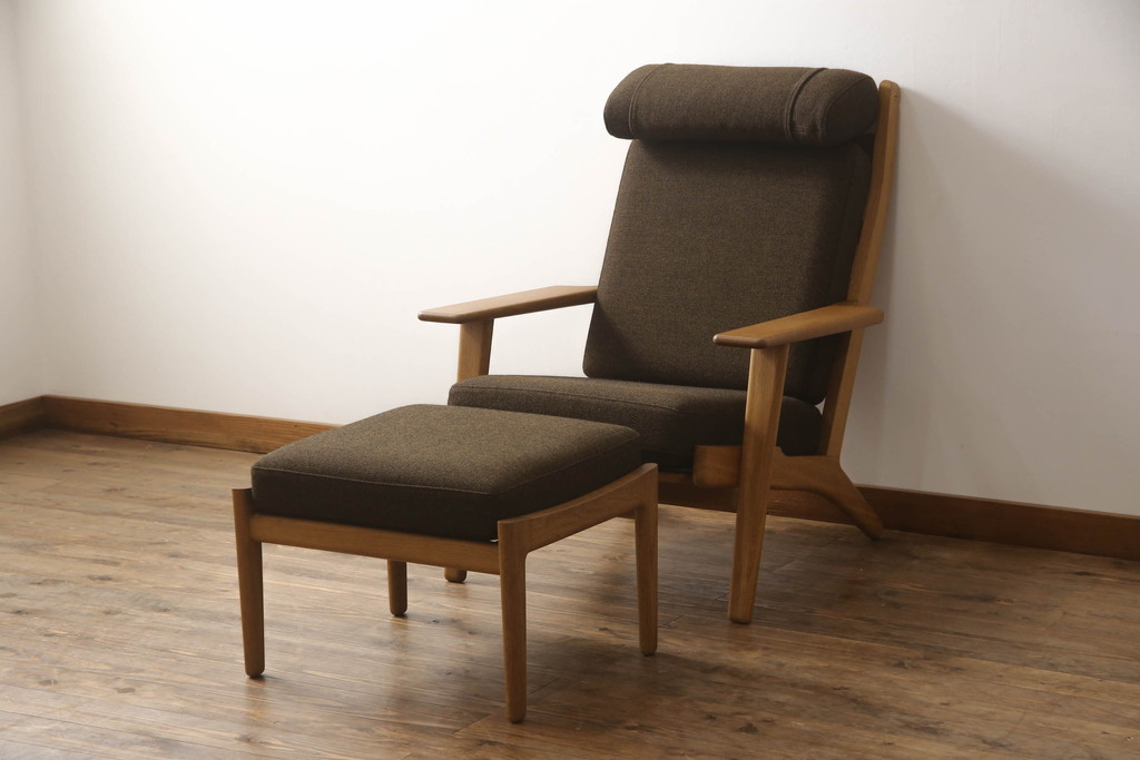 デンマークビンテージ　美品　GETAMA(ゲタマ)　Hans J Wegner(ハンス・J・ウェグナー)　GE290A　オーク材　くつろぎの空間を演出するアームチェアとオットマンのセット(椅子、イス、1P、一人掛けソファ、1人掛けソファ、フットスツール、ヴィンテージ、北欧)(R-068558)
