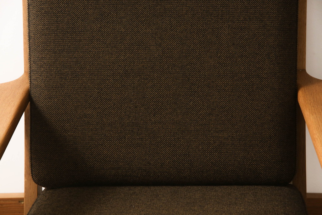 デンマークビンテージ　美品　GETAMA(ゲタマ)　Hans J Wegner(ハンス・J・ウェグナー)　GE290A　オーク材　くつろぎの空間を演出するアームチェアとオットマンのセット(椅子、イス、1P、一人掛けソファ、1人掛けソファ、フットスツール、ヴィンテージ、北欧)(R-068558)