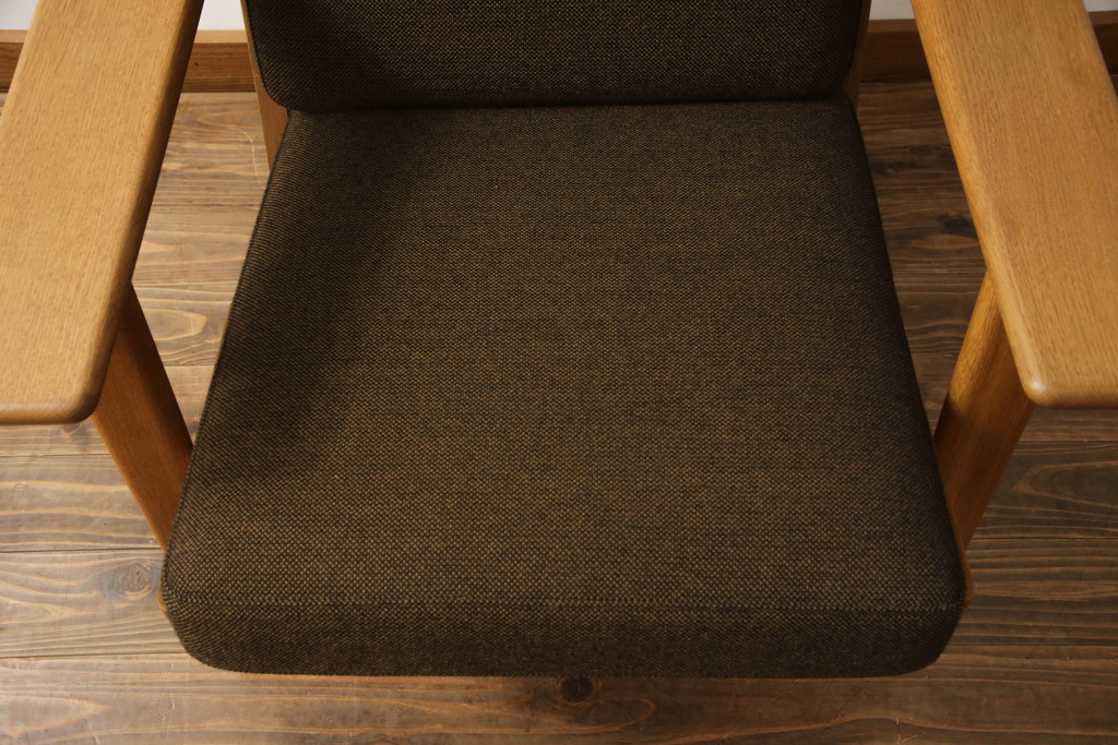 デンマークビンテージ　美品　GETAMA(ゲタマ)　Hans J Wegner(ハンス・J・ウェグナー)　GE290A　オーク材　くつろぎの空間を演出するアームチェアとオットマンのセット(椅子、イス、1P、一人掛けソファ、1人掛けソファ、フットスツール、ヴィンテージ、北欧)(R-068558)