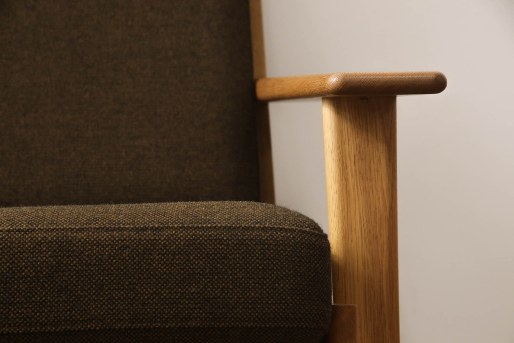 デンマークビンテージ　美品　GETAMA(ゲタマ)　Hans J Wegner(ハンス・J・ウェグナー)　GE290A　オーク材　くつろぎの空間を演出するアームチェアとオットマンのセット(椅子、イス、1P、一人掛けソファ、1人掛けソファ、フットスツール、ヴィンテージ、北欧)(R-068558)