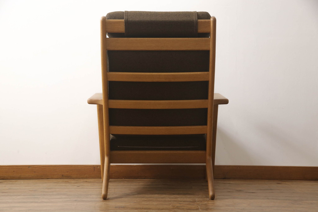 デンマークビンテージ　美品　GETAMA(ゲタマ)　Hans J Wegner(ハンス・J・ウェグナー)　GE290A　オーク材　くつろぎの空間を演出するアームチェアとオットマンのセット(椅子、イス、1P、一人掛けソファ、1人掛けソファ、フットスツール、ヴィンテージ、北欧)(R-068558)