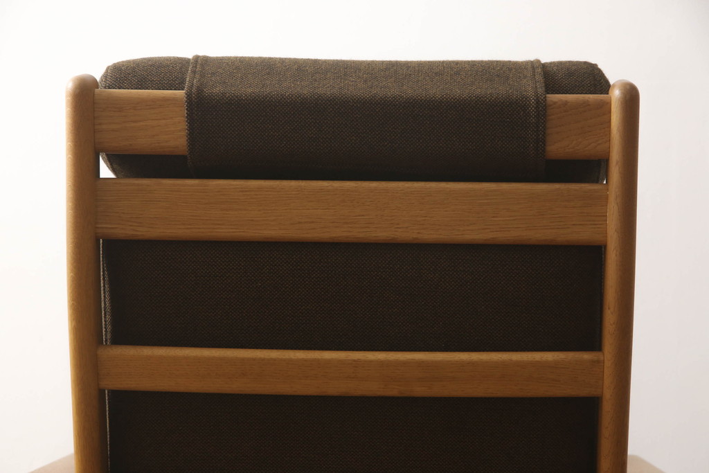デンマークビンテージ　美品　GETAMA(ゲタマ)　Hans J Wegner(ハンス・J・ウェグナー)　GE290A　オーク材　くつろぎの空間を演出するアームチェアとオットマンのセット(椅子、イス、1P、一人掛けソファ、1人掛けソファ、フットスツール、ヴィンテージ、北欧)(R-068558)