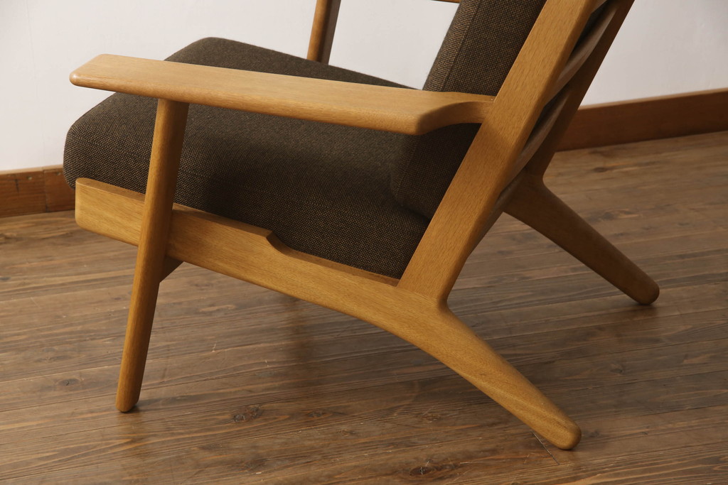 デンマークビンテージ　美品　GETAMA(ゲタマ)　Hans J Wegner(ハンス・J・ウェグナー)　GE290A　オーク材　くつろぎの空間を演出するアームチェアとオットマンのセット(椅子、イス、1P、一人掛けソファ、1人掛けソファ、フットスツール、ヴィンテージ、北欧)(R-068558)