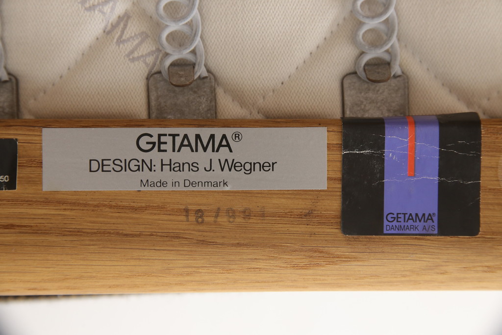 デンマークビンテージ　美品　GETAMA(ゲタマ)　Hans J Wegner(ハンス・J・ウェグナー)　GE290A　オーク材　くつろぎの空間を演出するアームチェアとオットマンのセット(椅子、イス、1P、一人掛けソファ、1人掛けソファ、フットスツール、ヴィンテージ、北欧)(R-068558)