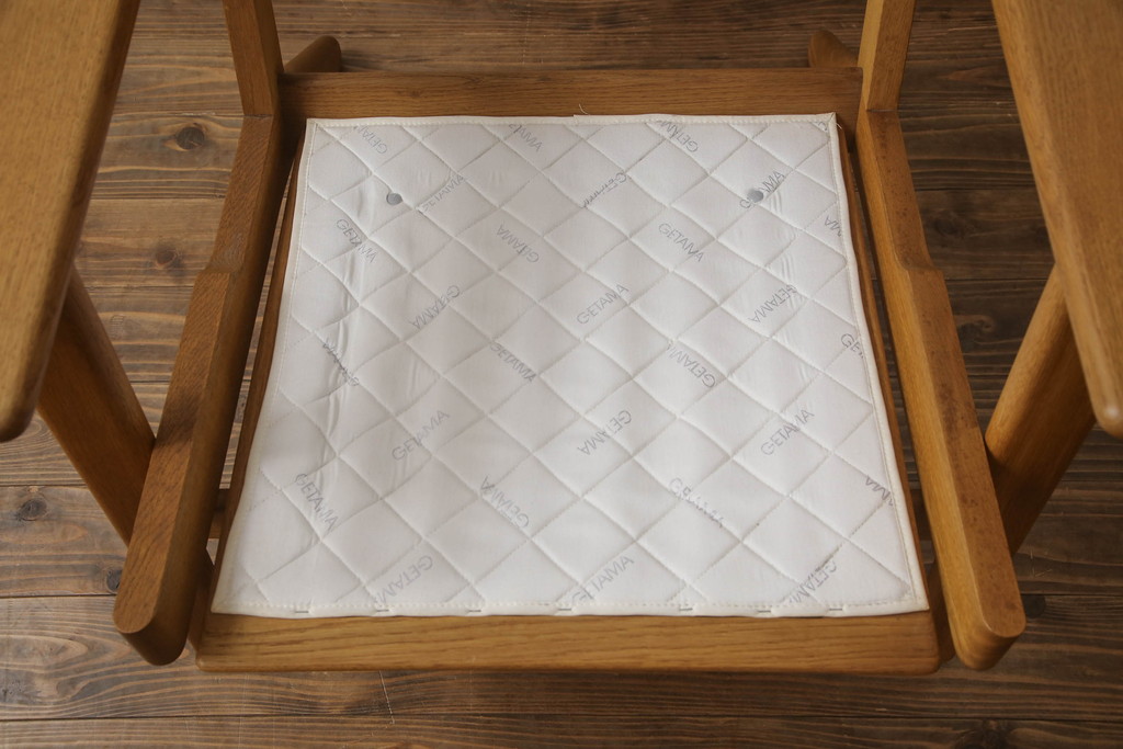 デンマークビンテージ　美品　GETAMA(ゲタマ)　Hans J Wegner(ハンス・J・ウェグナー)　GE290A　オーク材　くつろぎの空間を演出するアームチェアとオットマンのセット(椅子、イス、1P、一人掛けソファ、1人掛けソファ、フットスツール、ヴィンテージ、北欧)(R-068558)