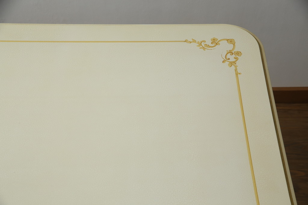 中古　イタリア高級家具　SILIK(シリック)　ロココ調　細部まで凝った装飾が目を引くダイニングテーブル(4人掛け、6人掛け)(R-060054)