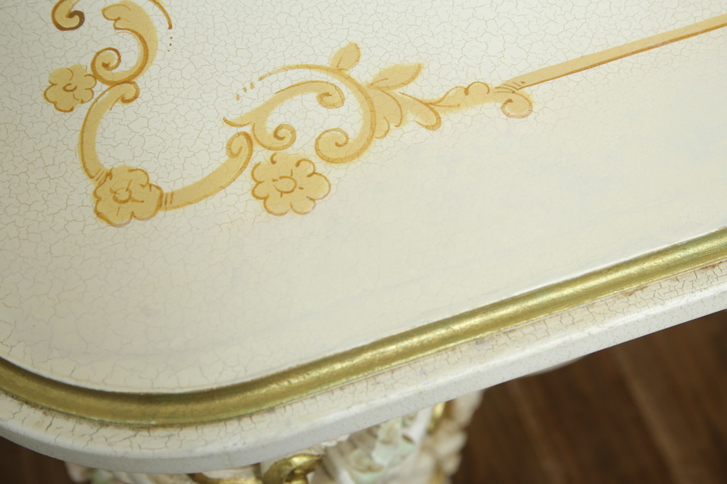 中古　イタリア高級家具　SILIK(シリック)　ロココ調　細部まで凝った装飾が目を引くダイニングテーブル(4人掛け、6人掛け)(R-060054)