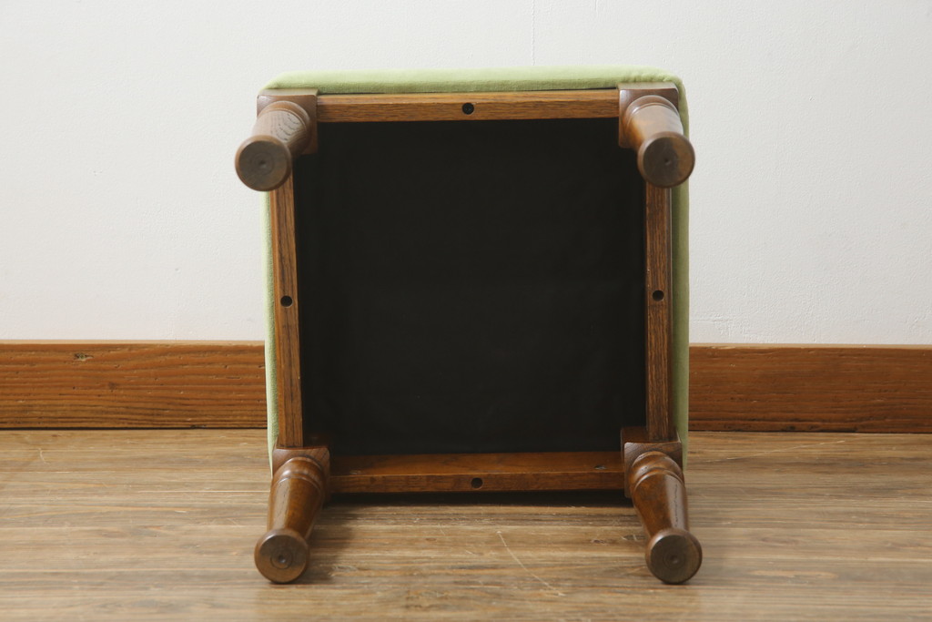 中古　美品　三越家具(現カントリーハウス)　Brugge(ブルージュ)　オーク材　クラシカルな雰囲気漂うドレッサーとスツールのセット(鏡台、ミラー、イス、椅子)(定価約33万円)(R-064886)