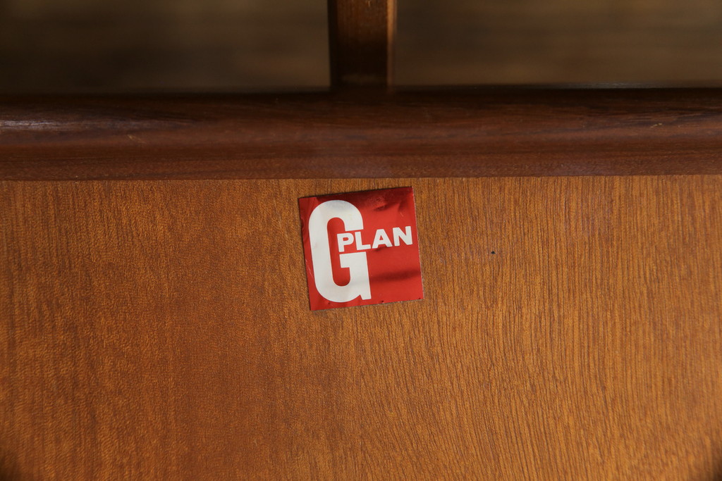 イギリスビンテージ　G-PLAN(ジープラン)　洗練された佇まいが魅力のエクステンションテーブル(ダイニングテーブル、拡張式テーブル、食卓、2人掛け、4人掛け、6人掛け、ラウンドテーブル、ヴィンテージ、英国、北欧)(R-077278)