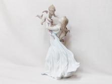 【骨董買取】スペイン　リヤドロ　LLADRO　フィギュリン(母と子、赤ちゃん、女性、家族、ファミリー、母子、陶器人形)を買取りました。