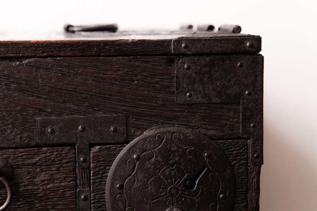 アンティーク雑貨　古民具・骨董　桐材　味わい深い古い趣が魅力の硯箱(小引き出し、小物入れ、木箱)