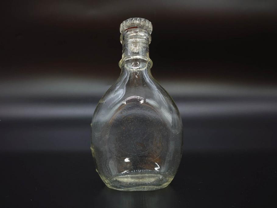 大正〜昭和初期　FEEDING BOTTLE　I.IWASAKI&CO.　レトロなディスプレイを盛り上げるエンボス瓶(哺乳瓶、ボトル、日本製、ガラス瓶)(R-077398)