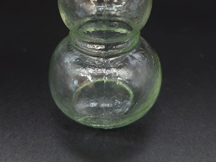 戦前　当時物　瓢箪型　気泡や絶妙なフォルムが味わいのあるニッキ水瓶5個セット(豆ガラス、ちびニッキ水、ガラス容器、駄菓子屋ビン、ペロペロ、レトロガラス、一輪挿し、ひょうたん)(R-077066)