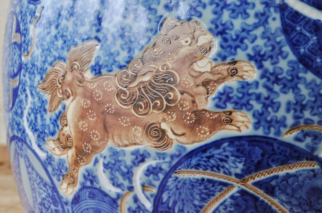 アンティーク雑貨　大振り!獅子の図の見事な瀬戸火鉢