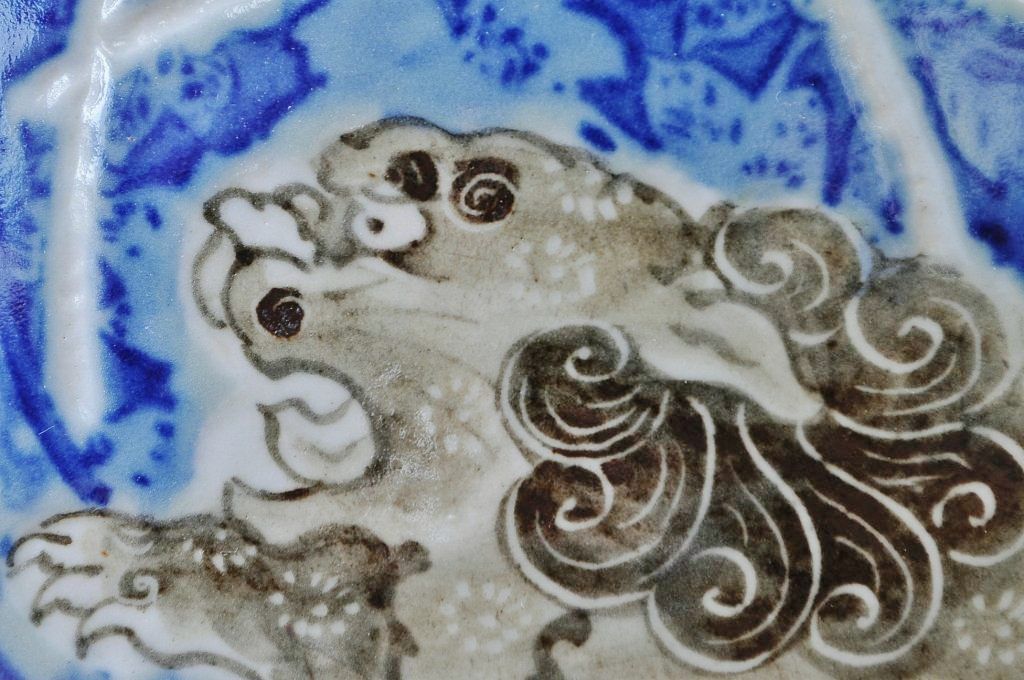 アンティーク雑貨　大振り!獅子の図の見事な瀬戸火鉢
