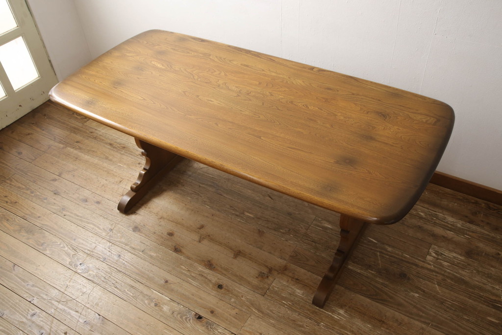 ヴィンテージ家具　イギリスビンテージ　ERCOL(アーコール)　エルム材　クラシカルな印象のダイニングテーブル(リフェクトリーテーブル)(R-053474)