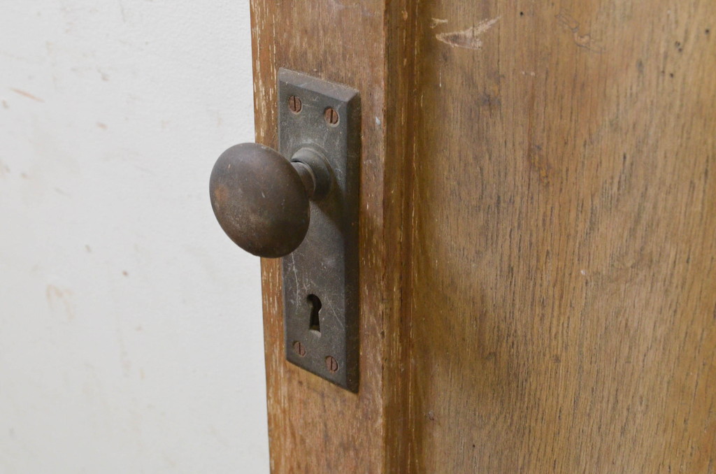 アンティーク建具　レトロな佇まいが魅力的なガラス窓付きドア1枚(木製扉、玄関ドア)(R-068836)