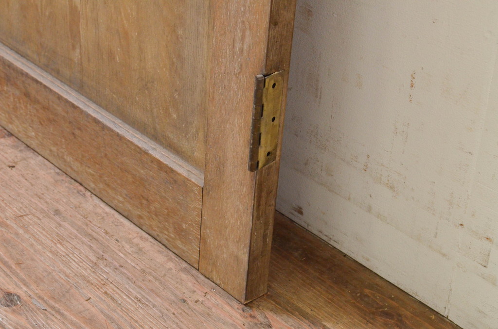 アンティーク建具　レトロな佇まいが魅力的なガラス窓付きドア1枚(木製扉、玄関ドア)(R-068836)