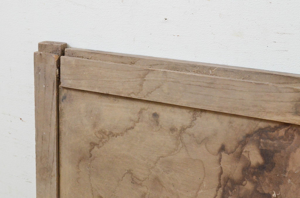 アンティーク建具　総欅(ケヤキ)材一枚板　経年を感じさせる木味が魅力の板戸窓2枚セット(引き戸)(R-068840)
