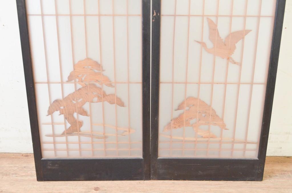 ビンテージ建具　両面ガラス　松・鶴の彫刻の入った書院戸2枚セット(引き戸、ガラス戸、窓、ヴィンテージ)(R-068844)