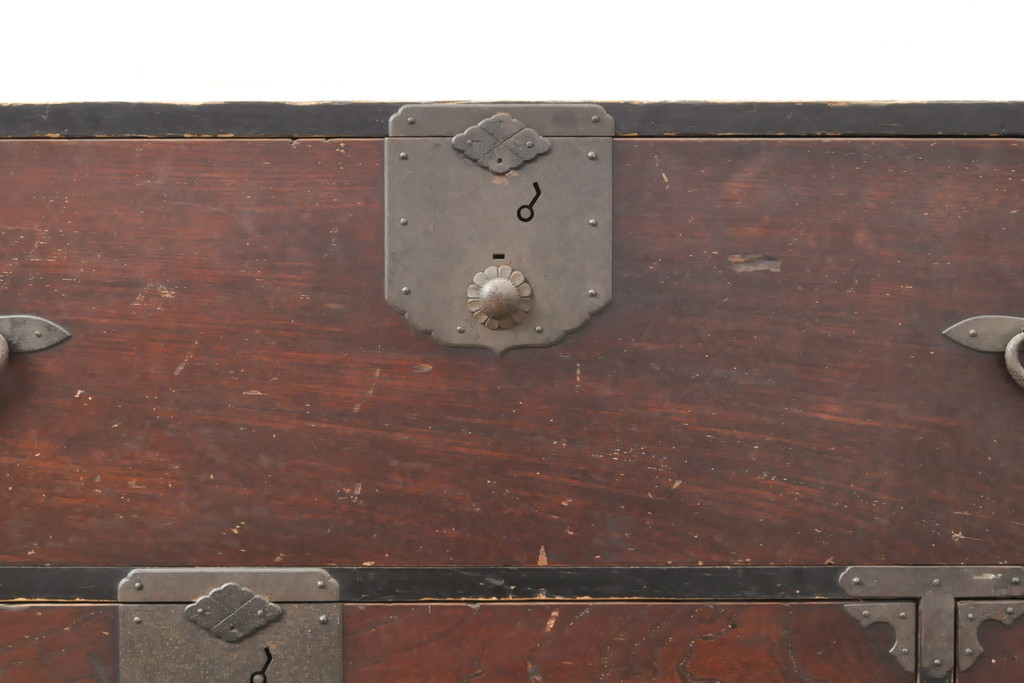 和製アンティーク　前面ケヤキ材　深みのある色合いが味わい深い二本松箪笥のローボード(ローチェスト、テレビ台、引き出し、和たんす)(R-053992)