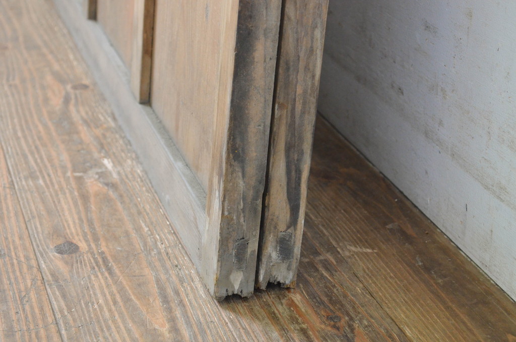 アンティーク建具 和の空間づくりにおすすめの玄関戸2枚セット(荒格子