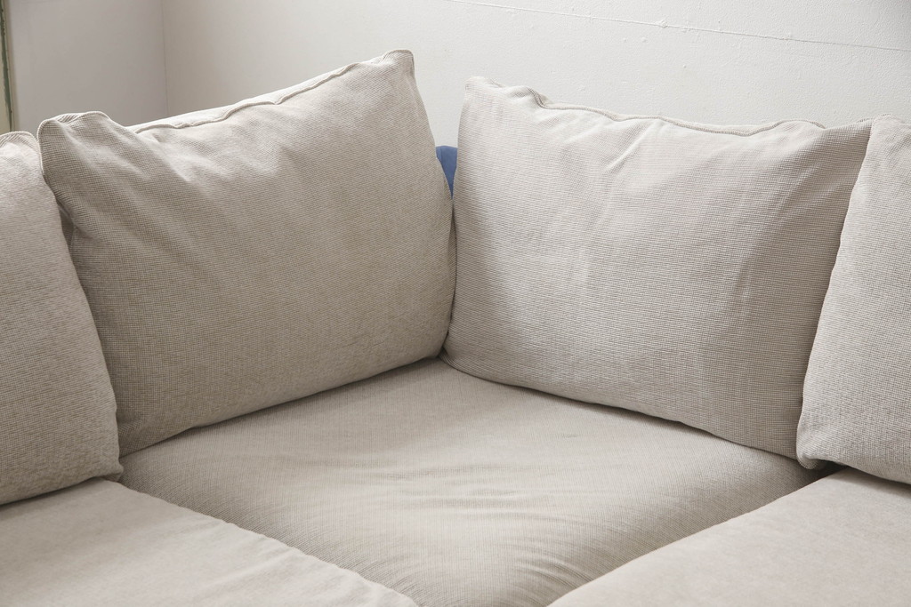 中古　arflex(アルフレックス)　A SOFA(エー・ソファ)　涼しげな色合いが爽やかさを醸し出す4人掛けソファ(四人掛けソファ)(定価約80万円)(R-052717)