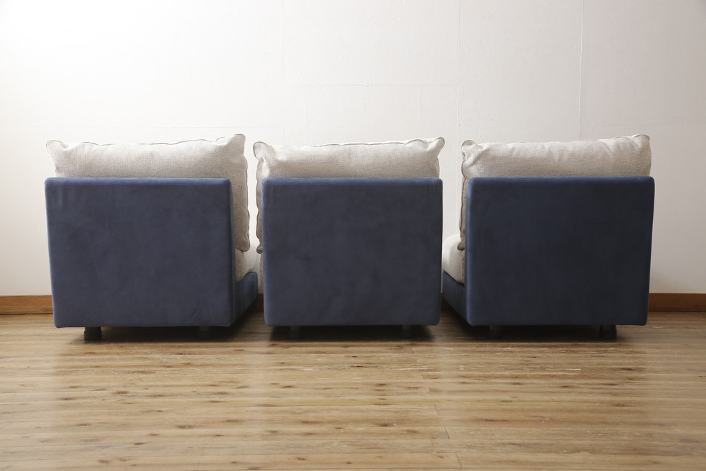 中古　arflex(アルフレックス)　A SOFA(エー・ソファ)　涼しげな色合いが爽やかさを醸し出す4人掛けソファ(四人掛けソファ)(定価約80万円)(R-052717)