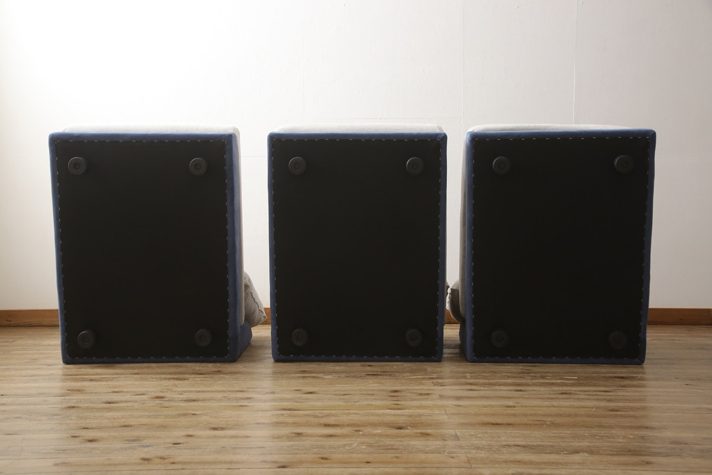 中古　arflex(アルフレックス)　A SOFA(エー・ソファ)　涼しげな色合いが爽やかさを醸し出す4人掛けソファ(四人掛けソファ)(定価約80万円)(R-052717)