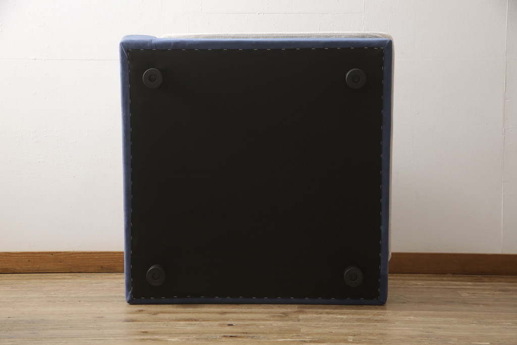 中古　arflex(アルフレックス)　A SOFA(エー・ソファ)　涼しげな色合いが爽やかさを醸し出す4人掛けソファ(四人掛けソファ)(定価約80万円)(R-052717)