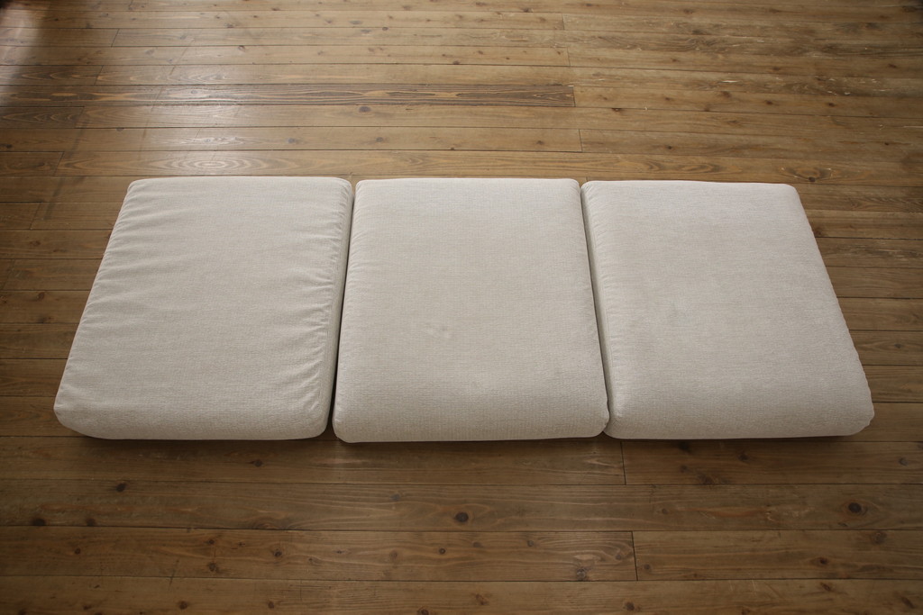 中古　arflex(アルフレックス)　A SOFA(エー・ソファ)　涼しげな色合いが爽やかさを醸し出す4人掛けソファ(四人掛けソファ)(定価約80万円)(R-052717)