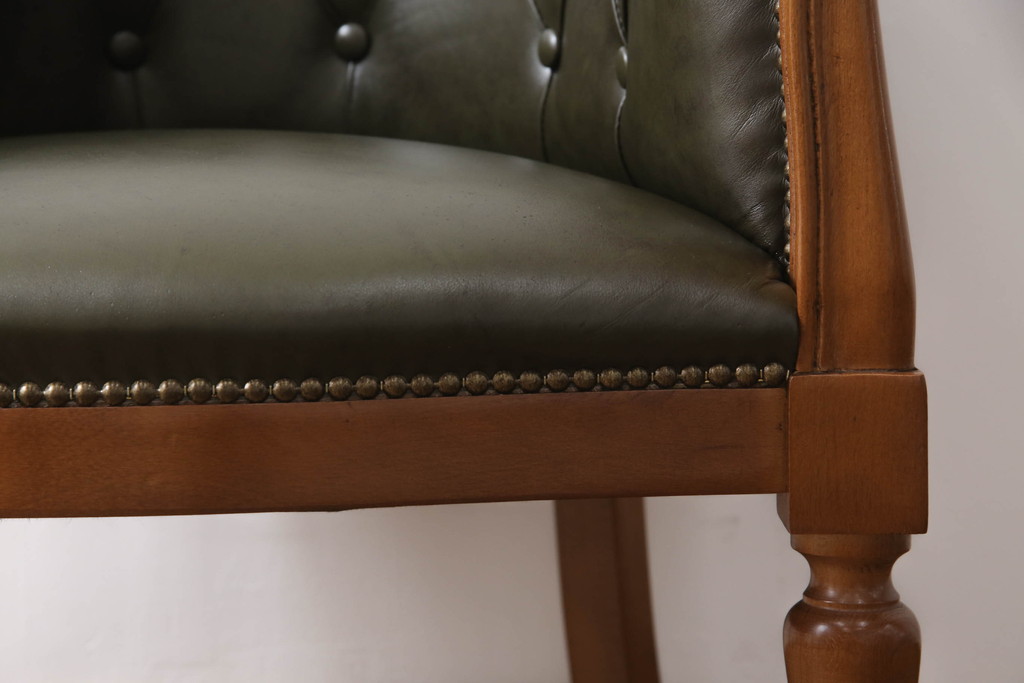 中古　美品　イタリア家具　ス・ミズーラ(SU MISURA)　ラグジュアリーな空間を演出するラウンジチェア(アームチェア、椅子、イス、一人掛け、1P)(R-062627)
