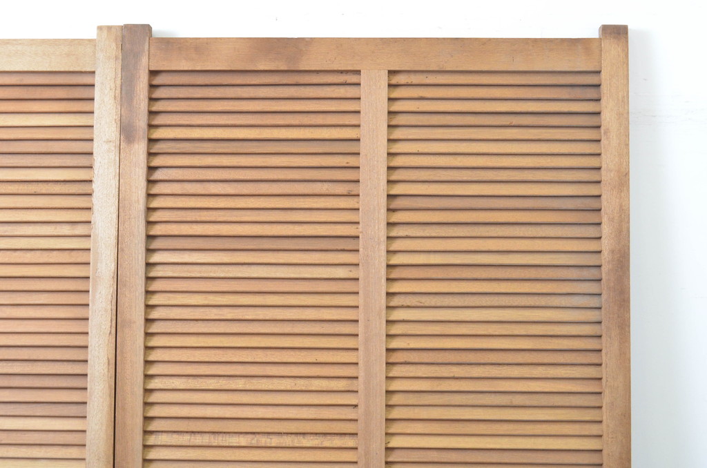 アンティーク建具　木の温もりを感じるルーバー引き戸2枚セット(ルーバー戸、ジャロジー戸、雨戸、木製)(R-063746)