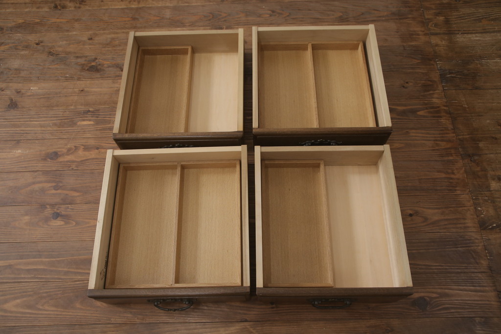 中古　横浜クラシック家具　ノックオンウッド(knockonwood)　Hand Made　上品なデザインが美しいサイドチェスト(サイドボード、引き出し、リビングボード)(R-058702)