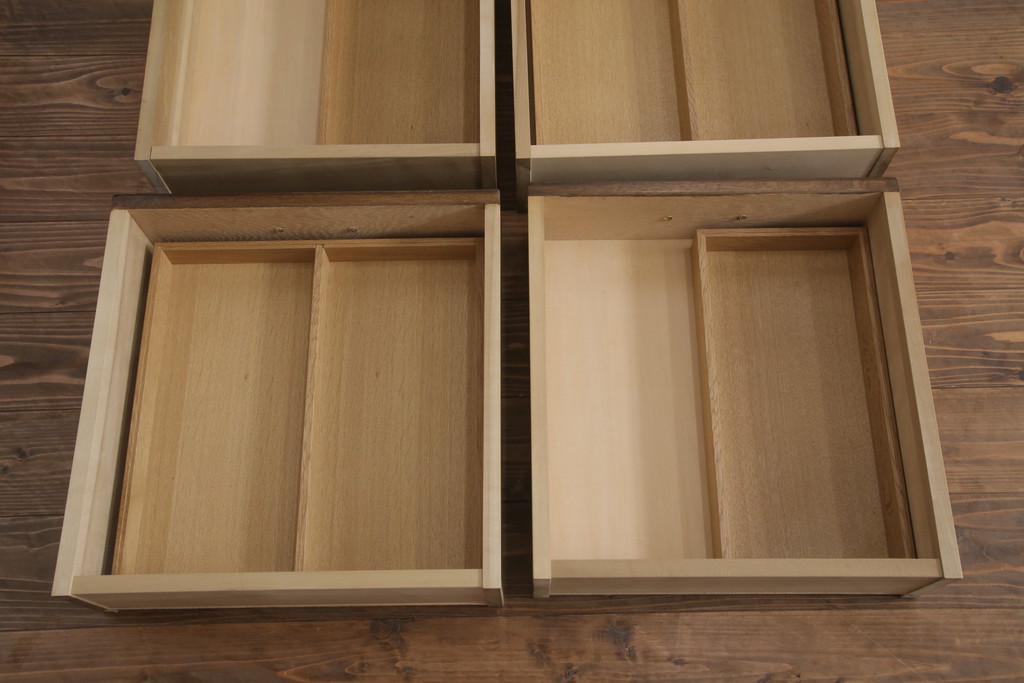 中古　横浜クラシック家具　ノックオンウッド(knockonwood)　Hand Made　上品なデザインが美しいサイドチェスト(サイドボード、引き出し、リビングボード)(R-058702)