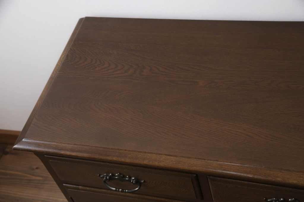 中古　横浜クラシック家具　ノックオンウッド(knockonwood)　Hand Made　上品なデザインが美しいサイドチェスト(サイドボード、引き出し、リビングボード)(R-058702)