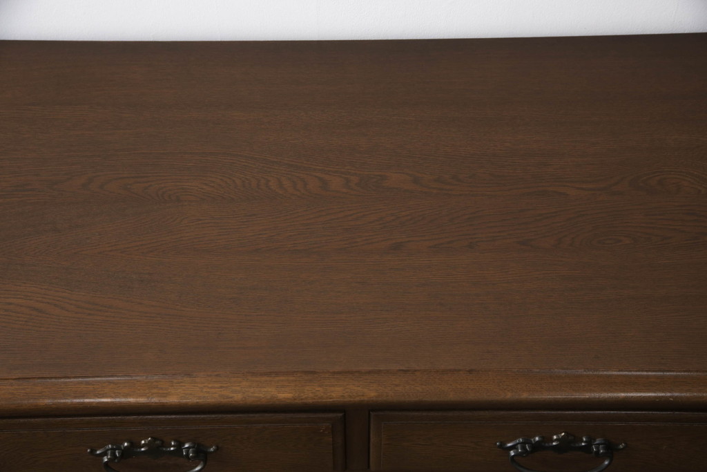 中古　横浜クラシック家具　ノックオンウッド(knockonwood)　Hand Made　上品なデザインが美しいサイドチェスト(サイドボード、引き出し、リビングボード)(R-058702)