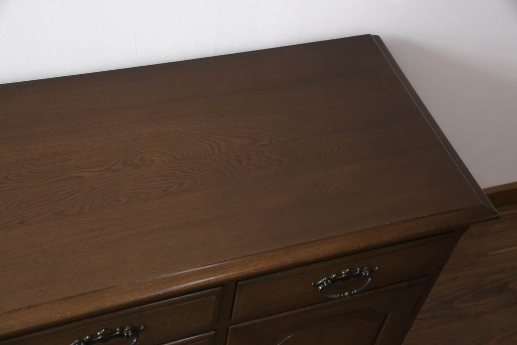 中古　横浜クラシック家具　ノックオンウッド(knockonwood)　Hand Made　上品なデザインが美しいサイドチェスト(サイドボード、引き出し、リビングボード)(R-058702)