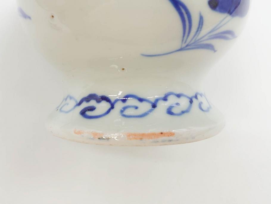 江戸期 古伊万里 染付 花唐草 大胆に描かれた花模様が印象的な