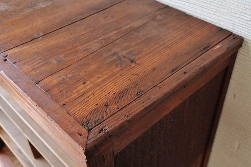アンティーク家具　古い木の引き出し付き収納棚(飾り棚・食器棚・陳列棚)