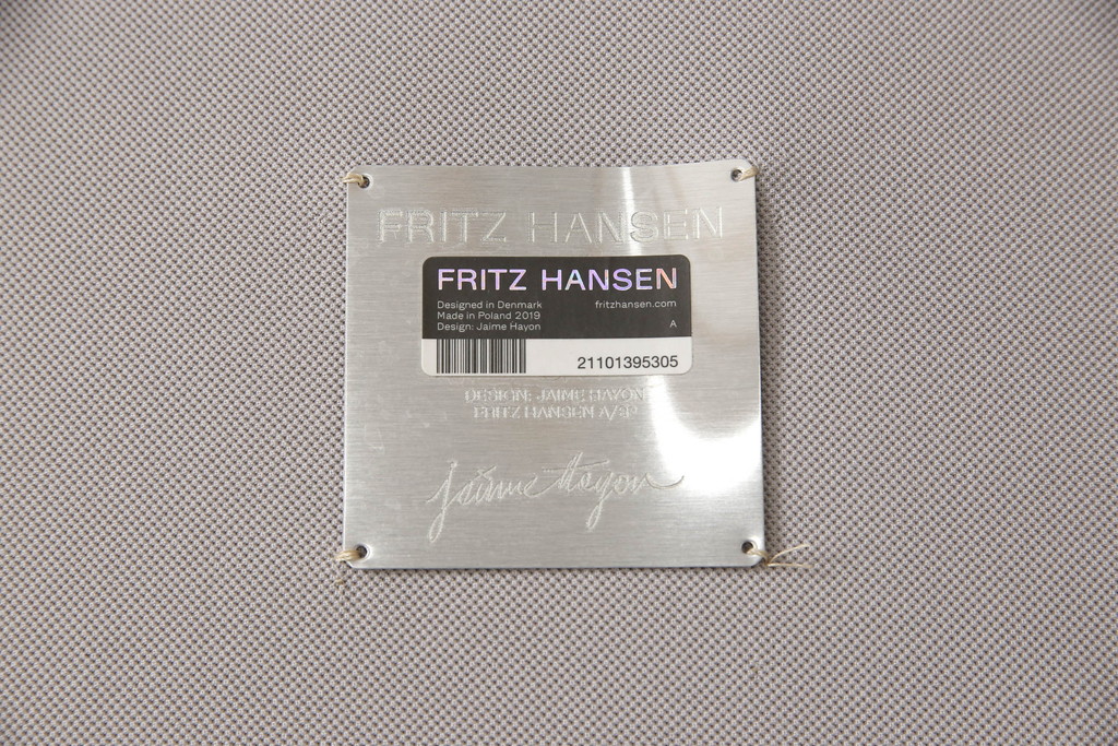 中古　美品　FRITZ HANSEN(フリッツハンセン)　ハイメ・アジョンデザイン　LUNE(ルネソファ)　高品質と機能性を兼ね備えた3人掛けソファ(3P、2人掛けソファ、2P、カウチソファ、シェーズロング)(定価約95万円)(R-060492)