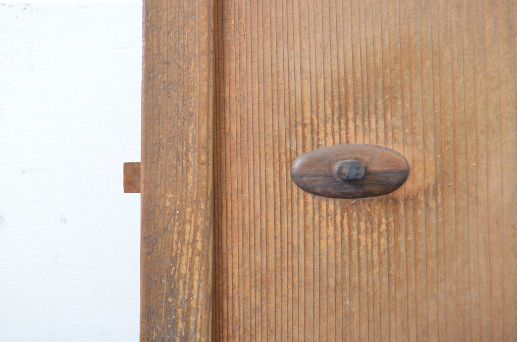 アンティーク建具　上部のデザインがアクセントになるドア1枚(扉、片開き板戸、木製扉)(R-064045)