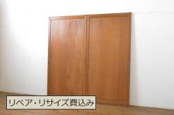 アンティーク建具　どっしりと存在感のある縦格子入り板戸窓2枚セット(引き戸、格子戸、鎧戸、水屋箪笥)(R-067703)