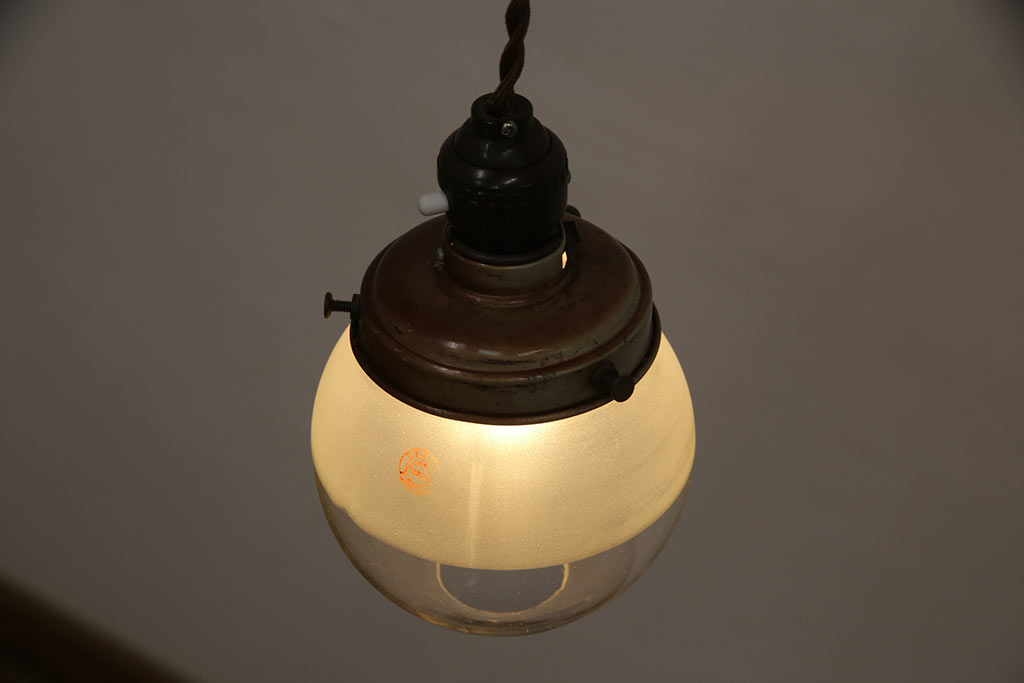 アンティーク照明　アクセントライトとしておすすめ!小振りな天井照明(吊り下げ照明、ペンダントライト、シェード)(R-053984)
