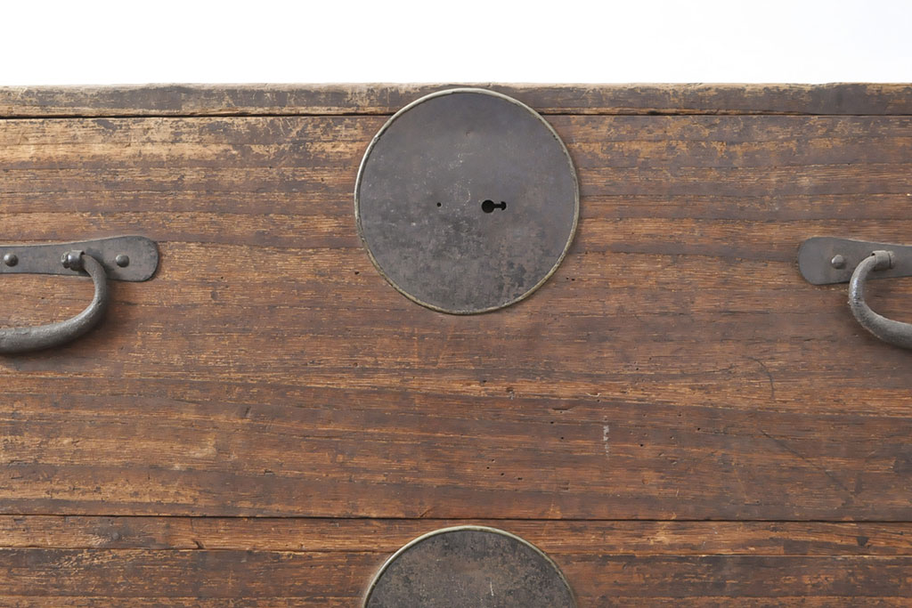 和製アンティーク　前面桐材　味のある雰囲気が目を引く収納箪笥(引き出し、和タンス、チェスト)(R-054011)