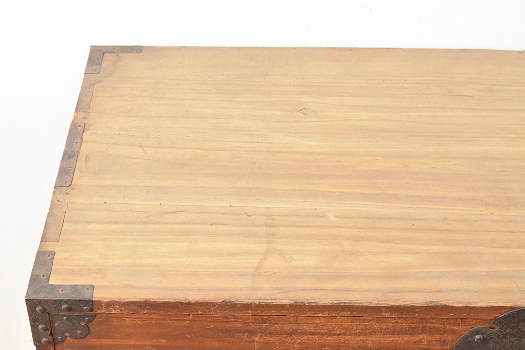 和製アンティーク　無骨な金具が格好いい総桐箪笥ローボード(桐たんす、和たんす、ローチェスト、テレビ台、引き出し)(R-054088)